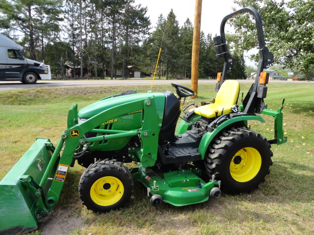 (image for) John Deere 2025R Tractor - Click Image to Close