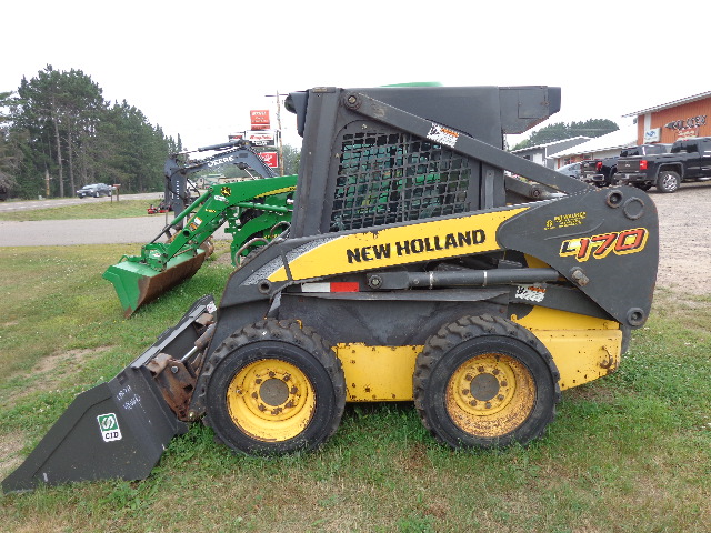 (image for) New Holland L170 Skid Steer