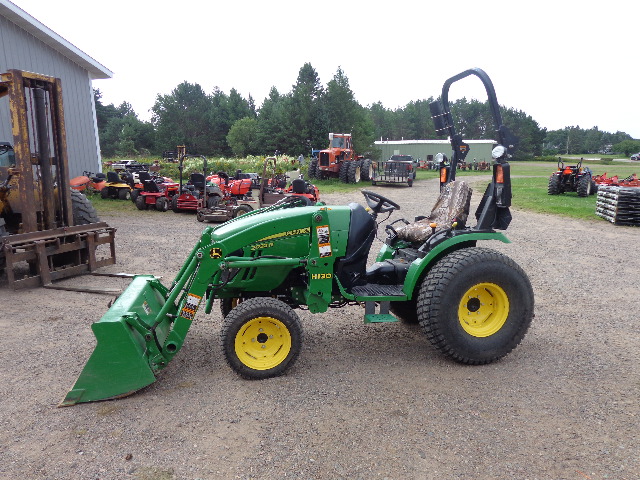 (image for) John Deere 2032R Tractor